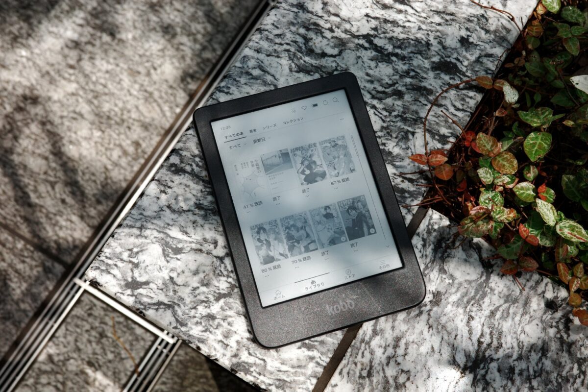 Amazon.co.jp: Kobo Clara BW/Eink/電子書籍リーダー / 16 GB